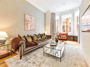Chelsea, London Three Bedroom Flat To Rent