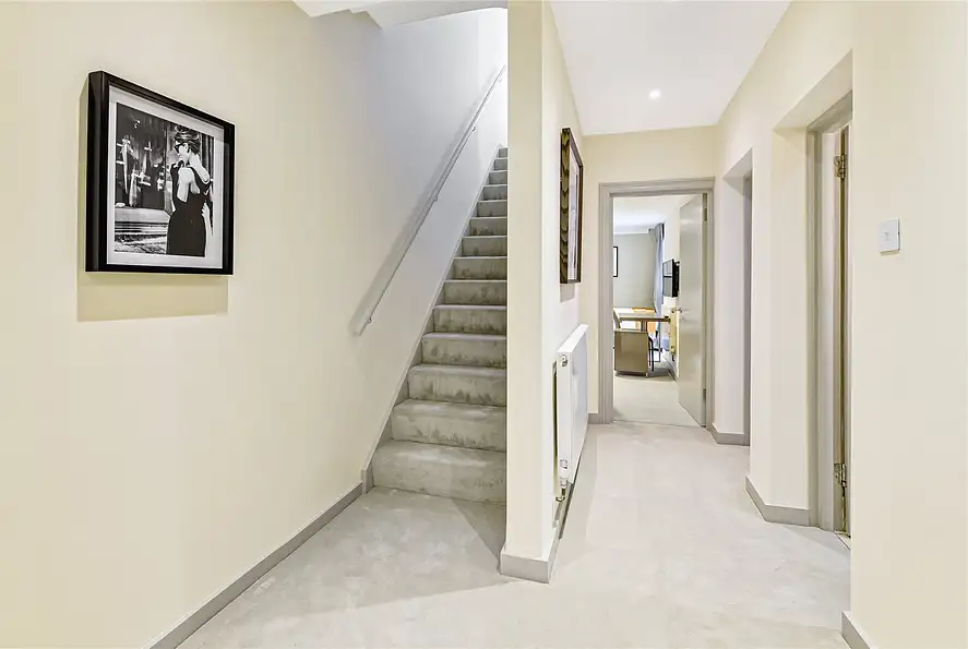 Chelsea, London Three Bedroom Flat To Rent - immagine 9