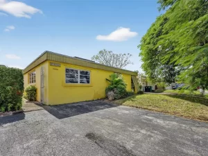 11530 SW 83RD TER Miami, FL 33173