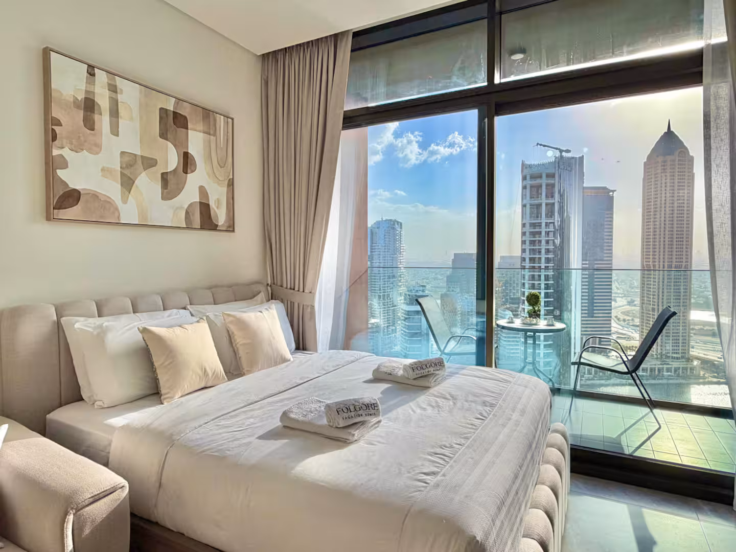 Splendida vista sul canale | Moderna vista sulla città